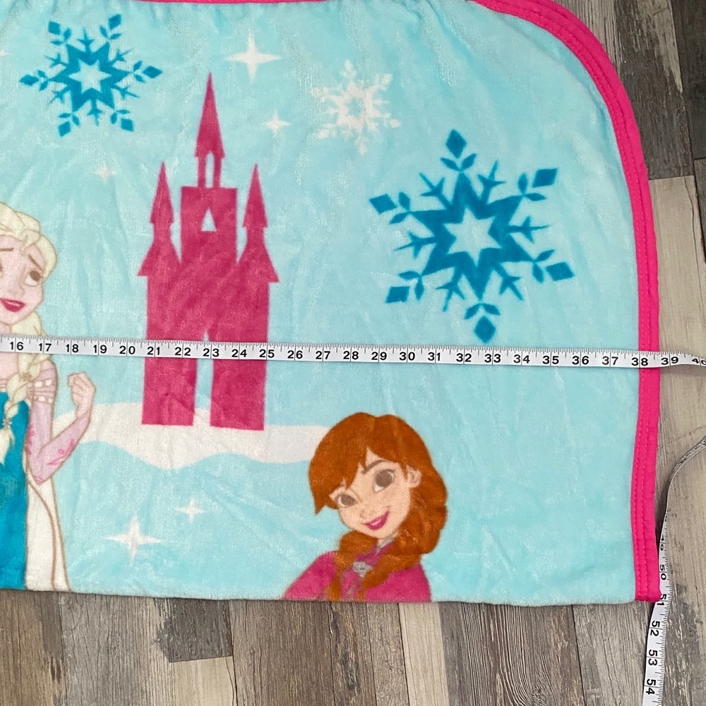 Disney Frozen Throw Blanket with Blue and Pink Accents - Picture 9 of 13
